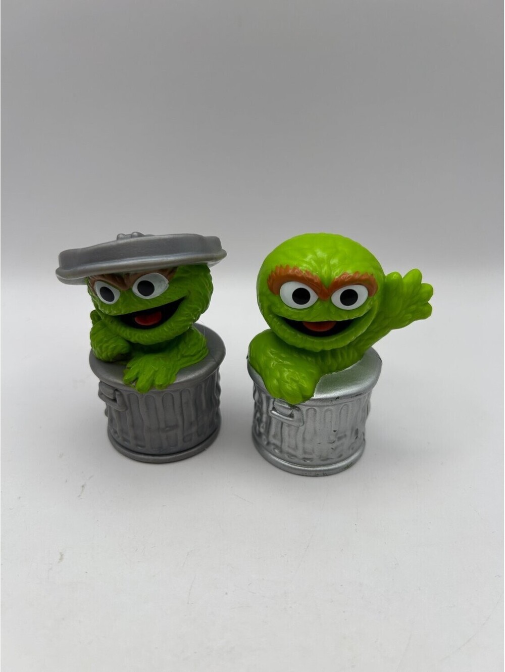 Oscar the Grouch Sesame Street Figures Lot of 2 Hasbro